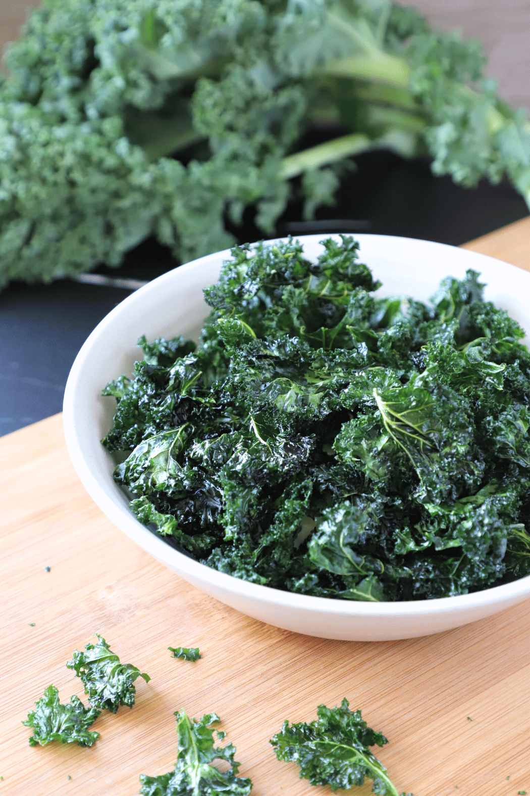 Kale chips in a bowl