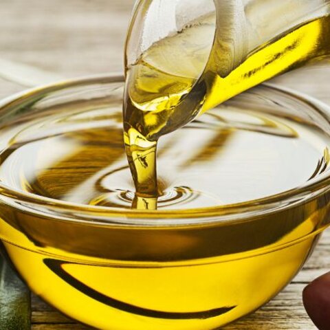 Making an Olive Oil Salad Dressing