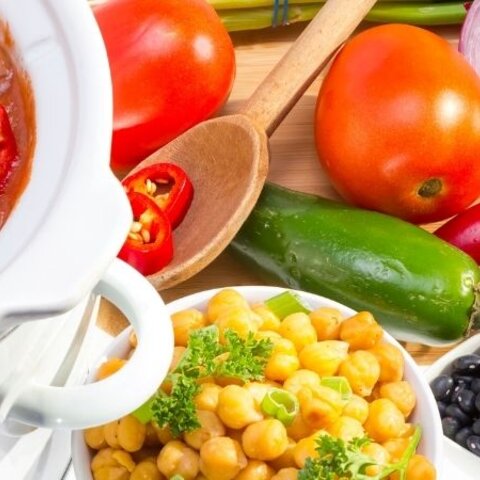 Healthy and Safe Meals Using a Slow Cooker