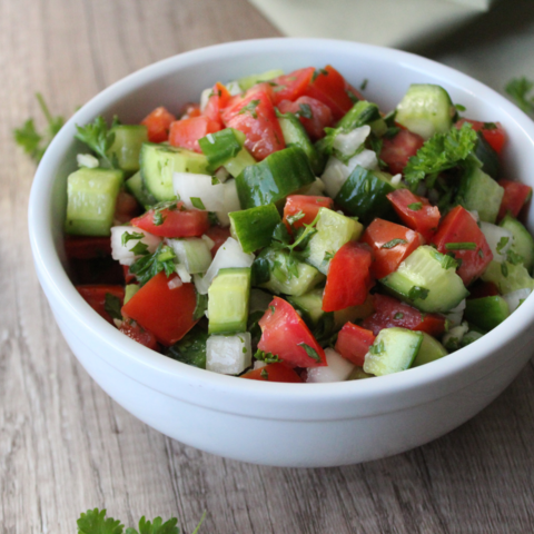 Zalata (Middle Eastern Salad) 