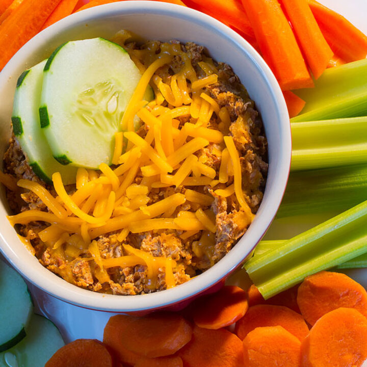 Bean dip with vegetables