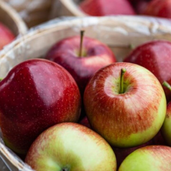 apples in a basket