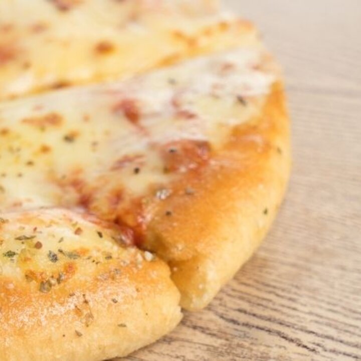 cheese pizza