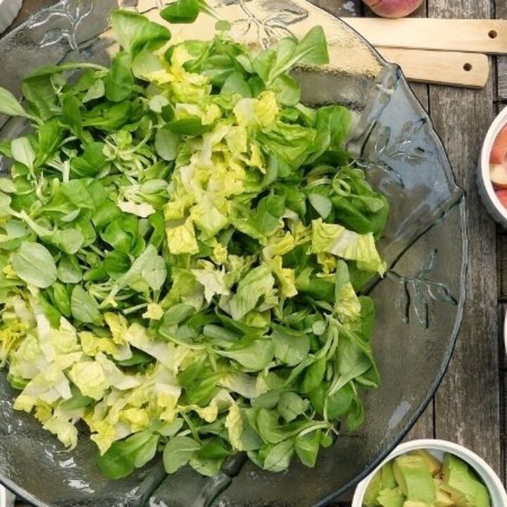 salad with toppings