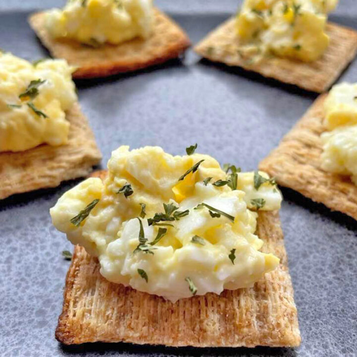 Egg salad on crackers