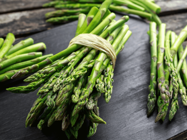 asparagus on a cutting board