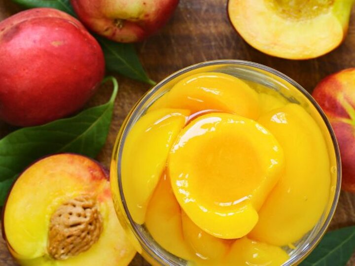 peaches in a jar