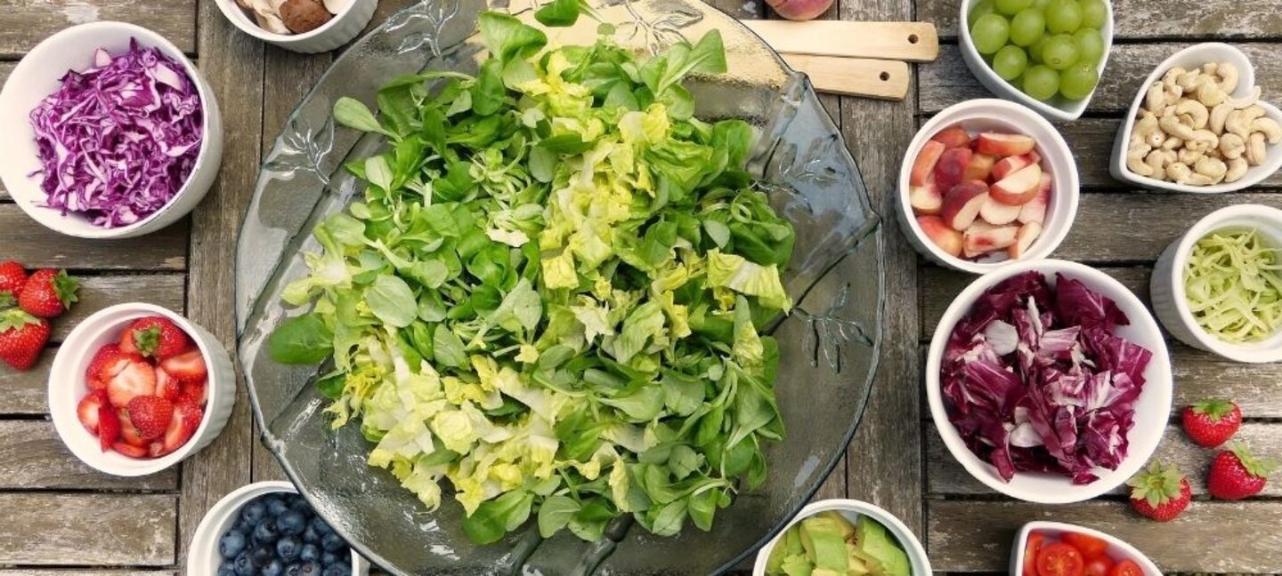 salad with toppings