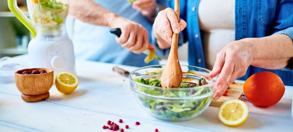 cooking with lettuce, lemons juice, pomegranite