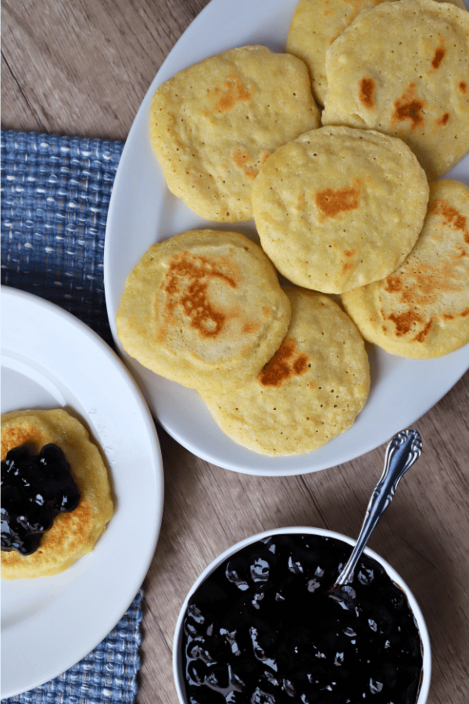 corn cakes on the plate