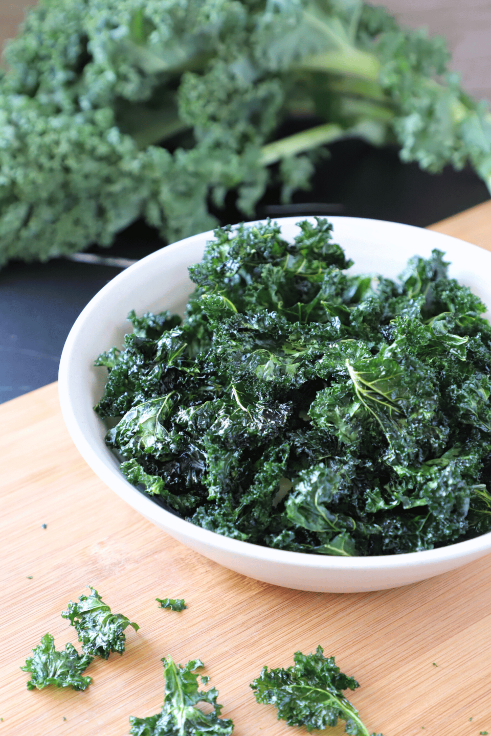 Kale chips in a bowl