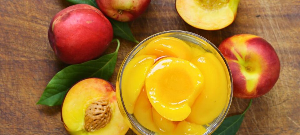 peaches in a jar