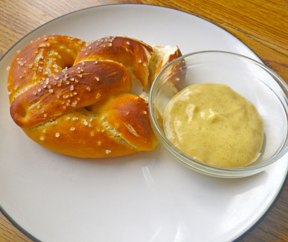 sassy-pretzel-dip