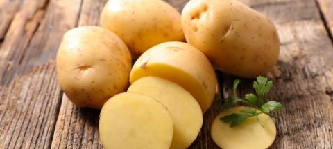 potatoes-on-a-wooden-board