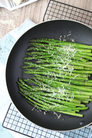 Asparagus in a skillet